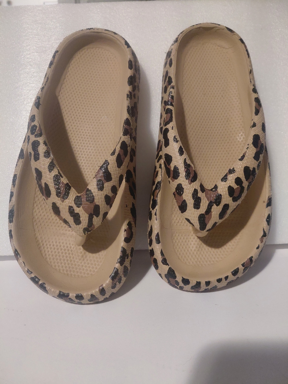 Women's Leopard Print Comfort Flip Flop Sandals - Beige